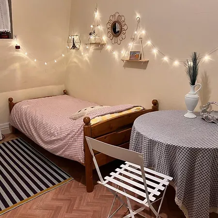 Scandal - Atelier Apartment