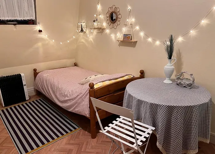 Scandal - Atelier Apartment